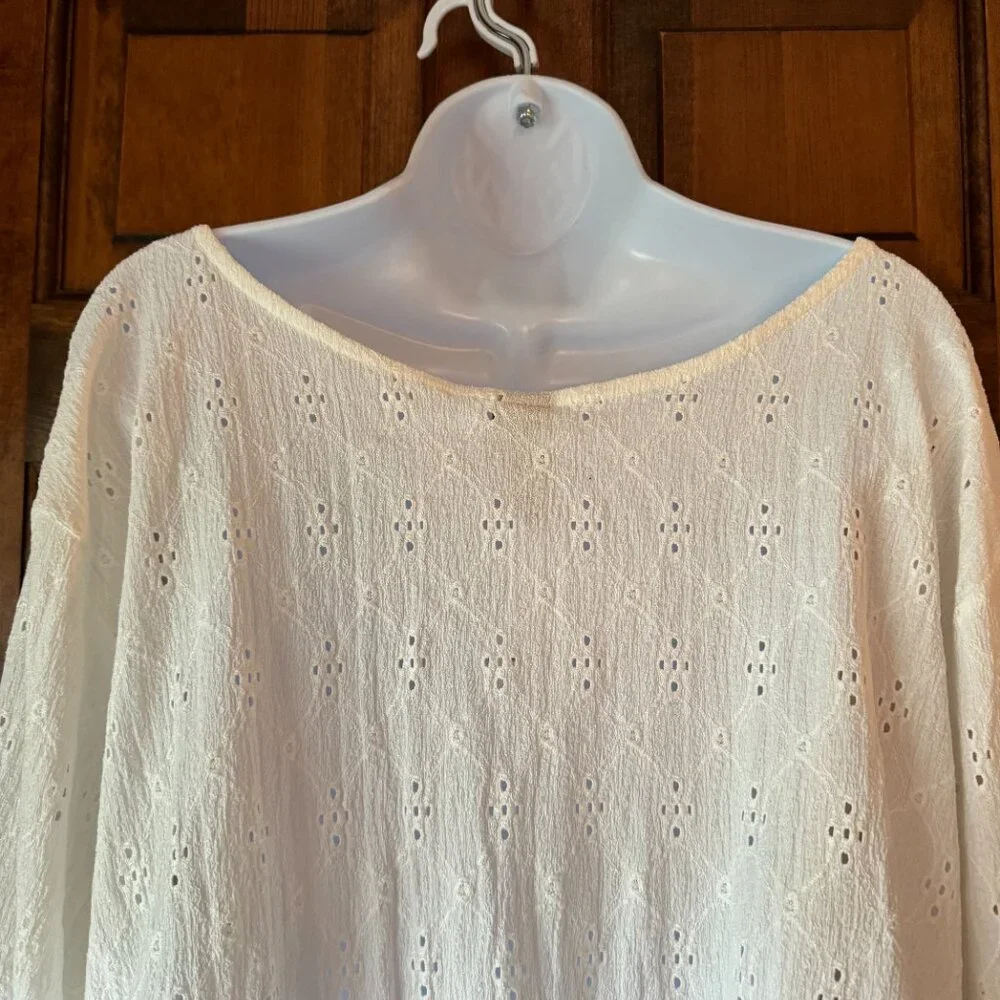 NWT H&M White Eyelet Pullover Top w/Peplum Size 2XL